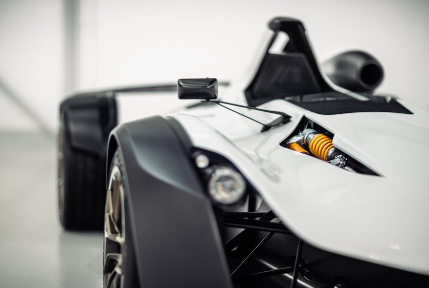 Les amortisseurs réglables Öhlins® apportent une maniabilité supérieure à la nouvelle supercar BAC Mono R en fibre de carbone